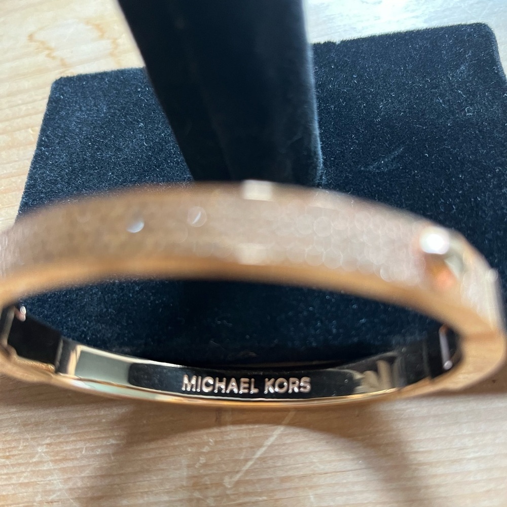 Michael Kors Rose Gold Pave Stone Hinged Bangle/Bracelet Clear Crystals 6.75 In. - Picture 4 of 12